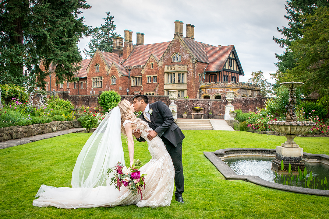 20 Eye-Catching Wedding Venues - Thornwood Castle